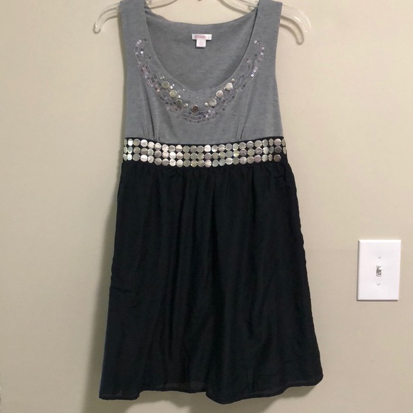 Xhilaration Dresses & Skirts - Xhilaration Sleeveless Beaded dress SZ L